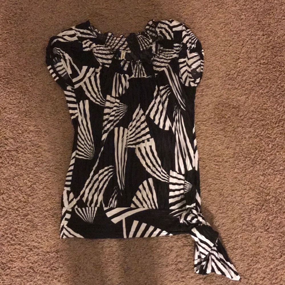 Dress top black and white